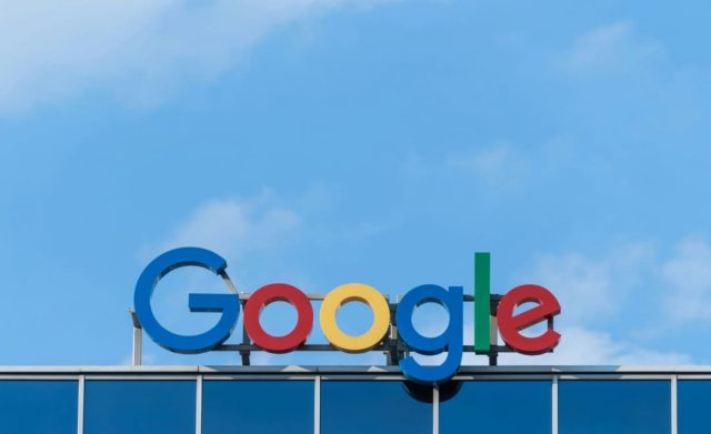 Google multado em US$ 2,5 bilhões por não restaurar canais de mídia russos
