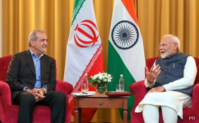 "Delhi pode desempenhar um papel": Presidente do Irã encontra-se com PM Modi sobre crise na Ásia Ocidental
