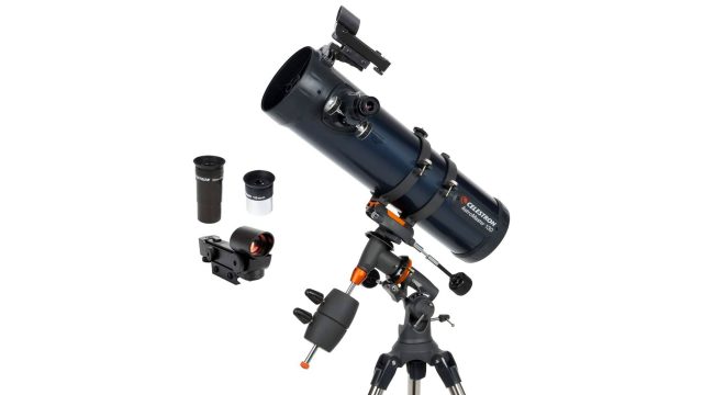 Telescópio Celestron AstroMaster 130EQ