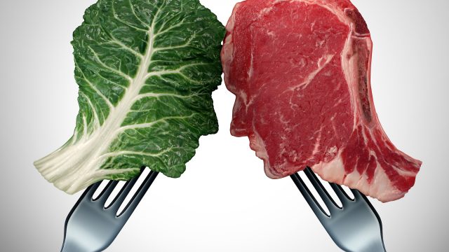 Por que a carne tem mais proteínas do que os vegetais?
