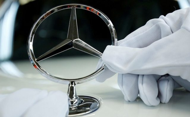 Mercedes-Benz multada em US$ 7,3 milhões por assédio a trabalhadores brasileiros
