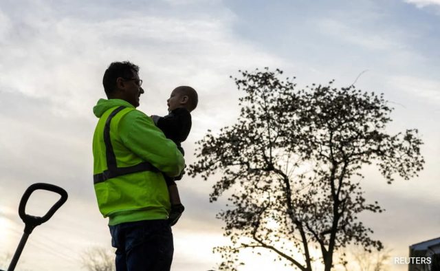 Os EUA não renovarão o status legal para “centenas de milhares” de migrantes
