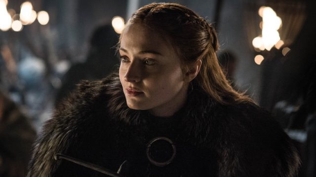 Sansa com vestes de pele e cabelos trançados de Game of Thrones