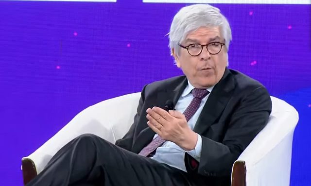 'Aadhaar deu existência aos indianos': economista Paul Romer sobre impulso digital
