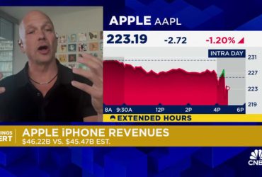 Apple has a big leg up in AI compared to other smartphone makers, says Fmr. Executive Tony Fadell