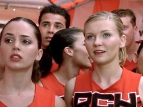 Kirsten Dunst and Eliza Dushku lead the Toros in Bring It On