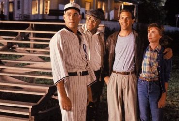 Ray Liotta, James Earl Jones, Amy Madigan, and Kevin Costner in Field of Dreams