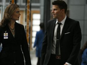 Emily Deschanel as Brennan and David Boreanaz as Booth on Bones