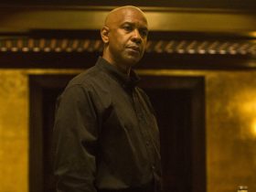 Denzel Washington as Robert McCall staring a man down in The Equalizer