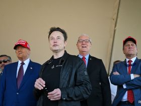 SpaceX Fails To Repeat Starship Booster Catch, As Trump Looks On